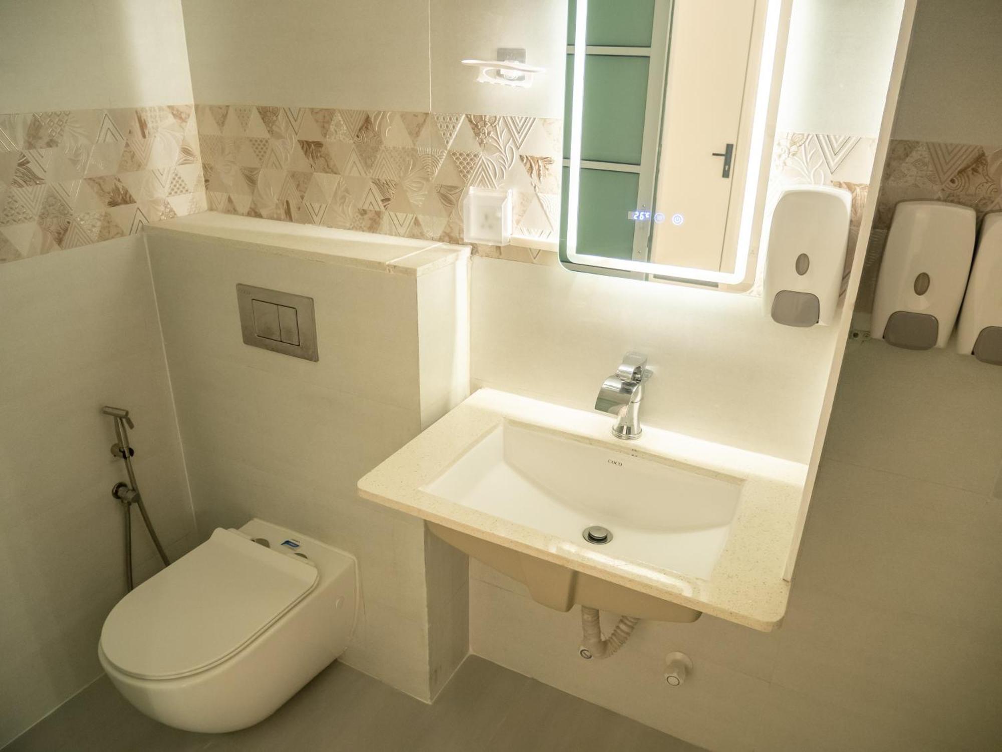 Beachfront Apartment Мале Екстериор снимка