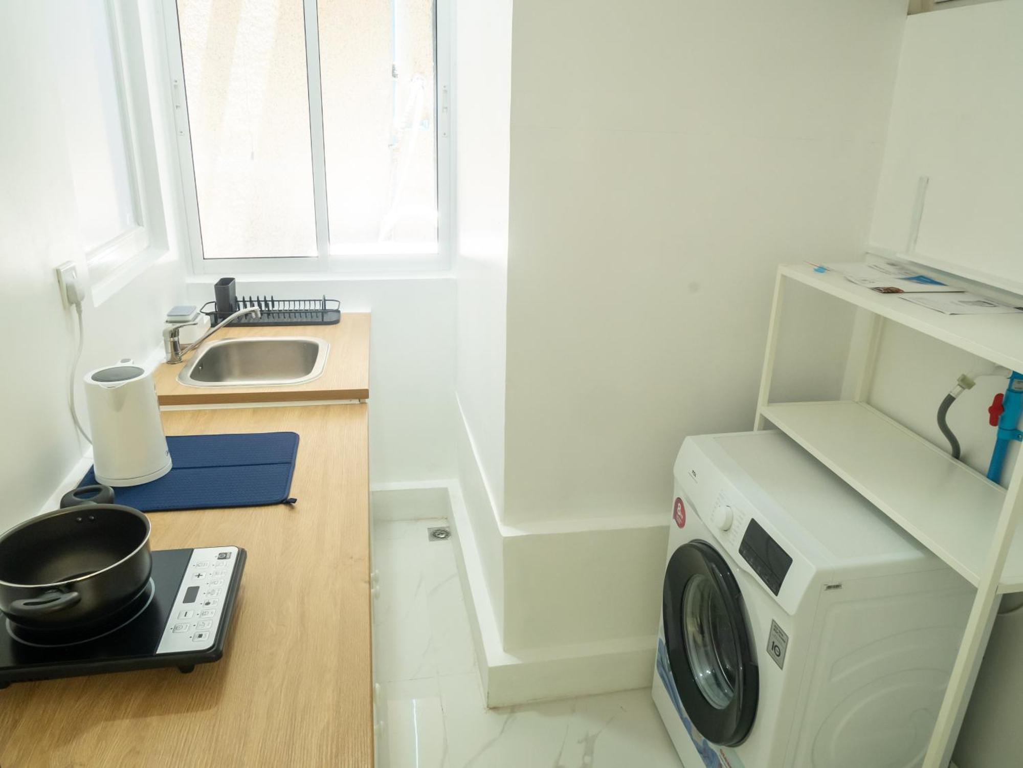Beachfront Apartment Мале Екстериор снимка