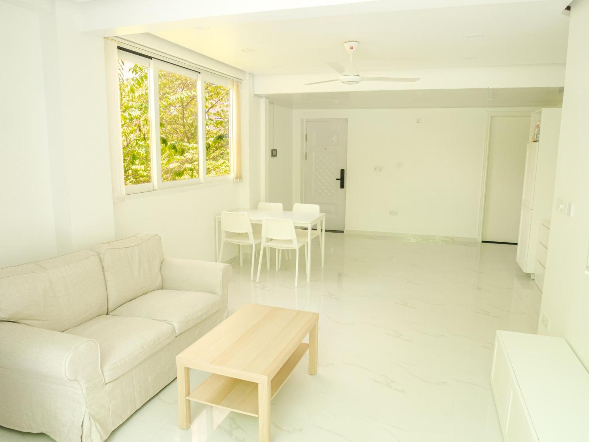 Beachfront Apartment Мале Екстериор снимка