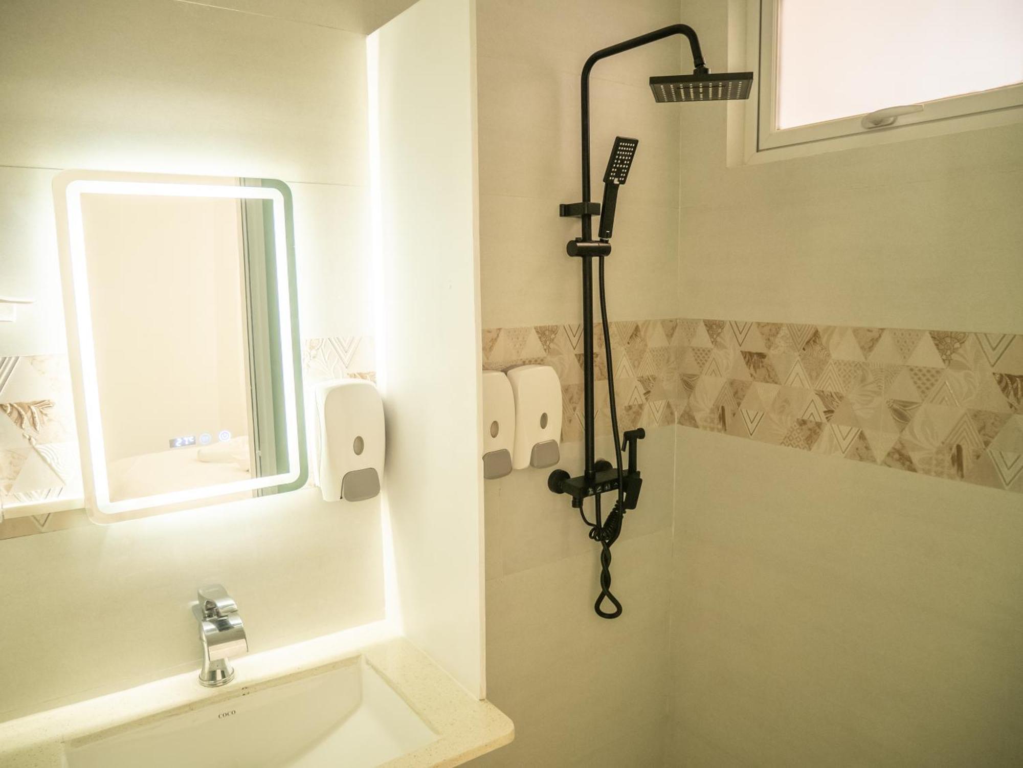 Beachfront Apartment Мале Екстериор снимка