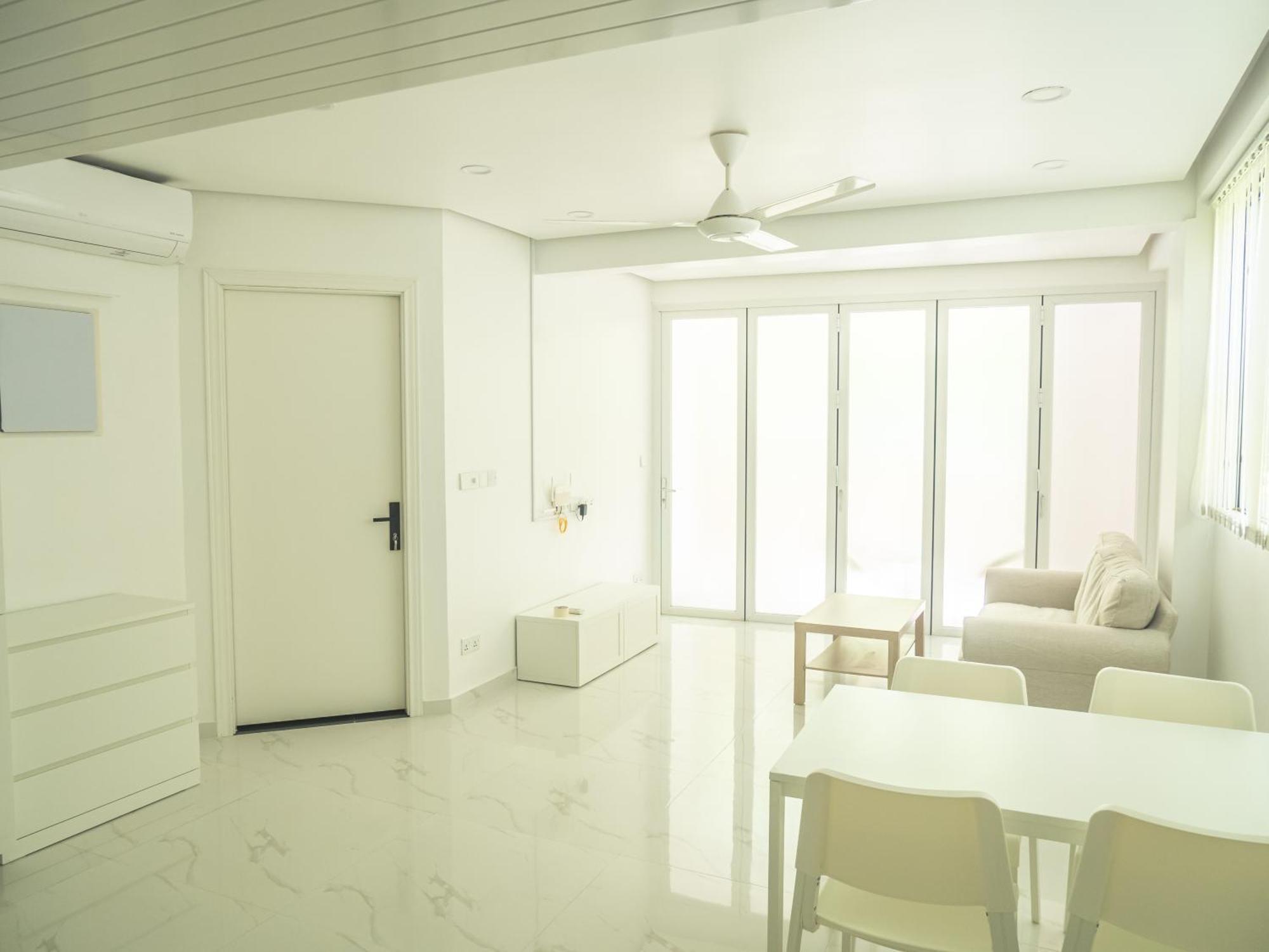 Beachfront Apartment Мале Екстериор снимка